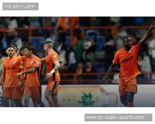 杨瑞琪在比赛最后时刻进球挽回颜面梅州仍以1-4落后于玉昆