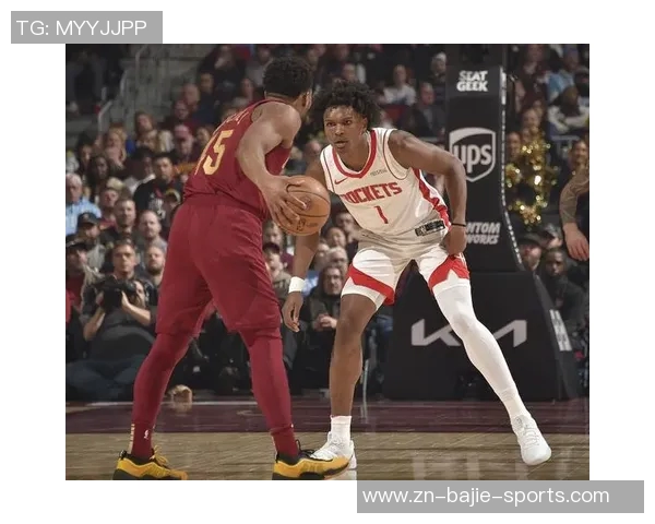 亨特分析莫布里与亚当斯的进攻风格差异及其对球队的影响 亨特分析莫布里与亚当斯的进攻风格差异及其对球队的影响